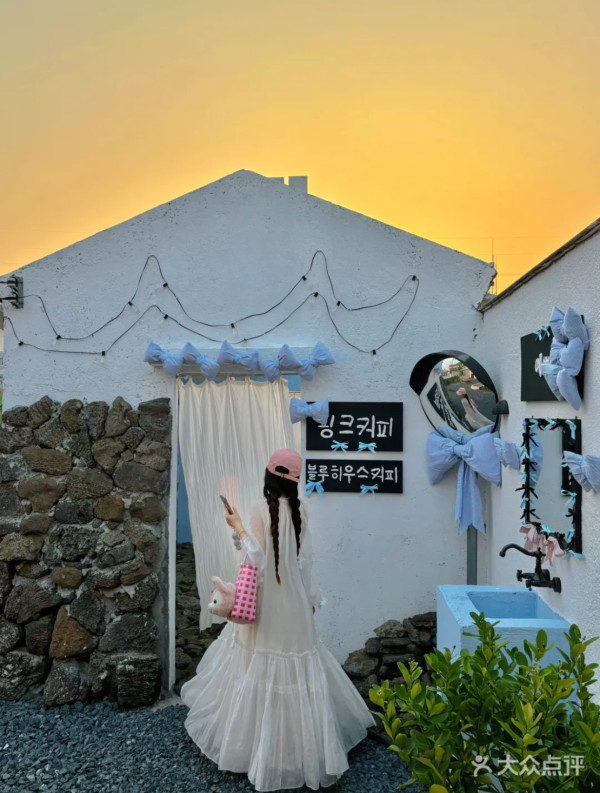 深圳打卡Cafe｜深圳櫻花樹下馬路Cafe！濟州島/沙漠/雪景主題！日韓服裝租借 