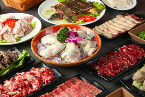 尖沙咀火鍋店推出$8蠔任點任食！主打生猛海鮮/手切潮汕牛肉/潮汕牛肉丸