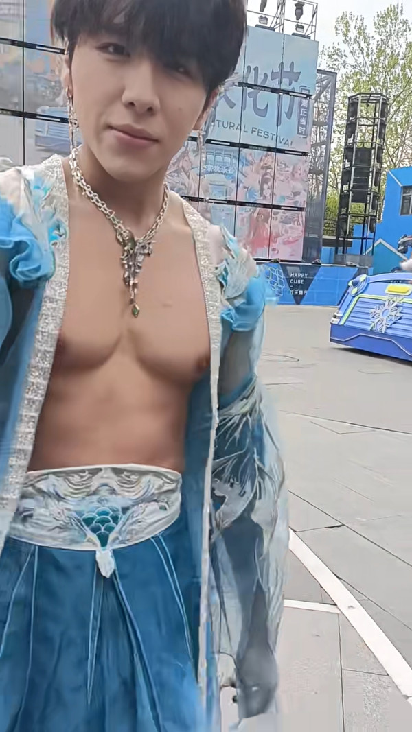 內地歡樂谷男色經濟越做越有 新推中國風主題迷倒萬千少女：下次還去 