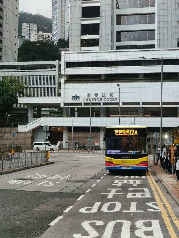 內地網民不滿香港4大行業底薪高！建議減薪兼1週工作XX小時？