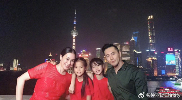54歲鍾麗緹極罕3代同堂同框一代性感女神顏值爆燈！大女自爆去年母親節曾因一事生氣