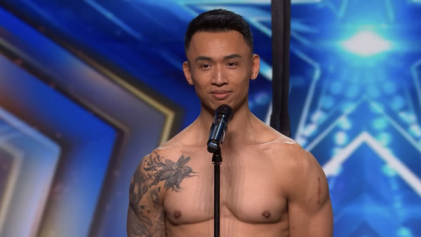 港人登《全英一叮》表演高難度空中雜技震懾全場!評審給4個Yes肯定晉級