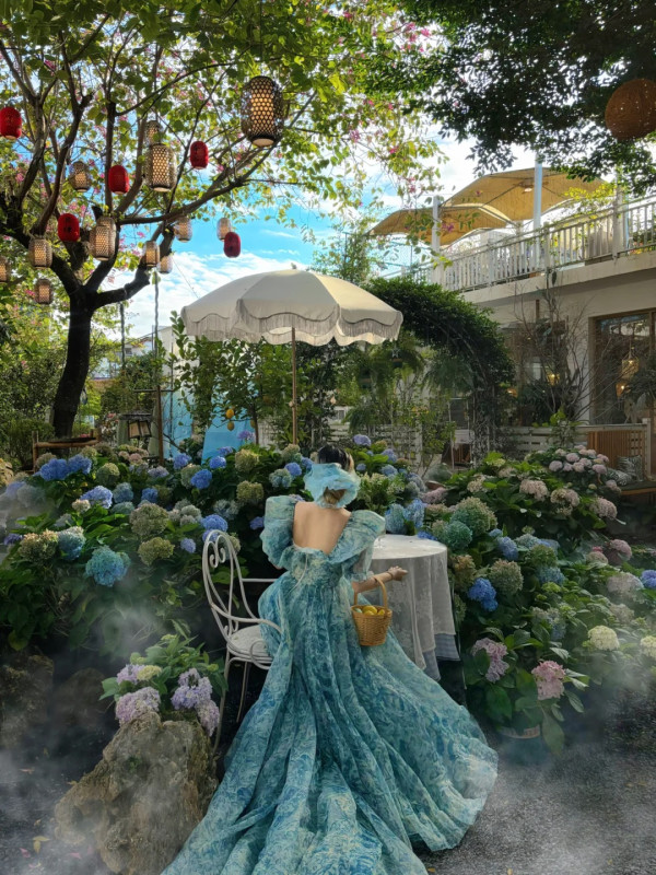 深圳沉浸式Cafe有如秘密花園!繡球花海+瀑布石牆+租借仙女裙打卡一流