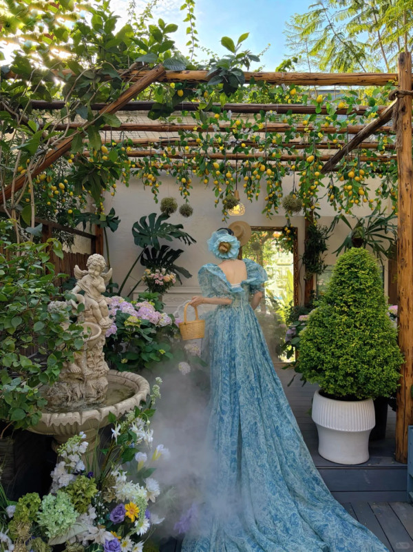 深圳沉浸式Cafe有如秘密花園!繡球花海+瀑布石牆+租借仙女裙打卡一流