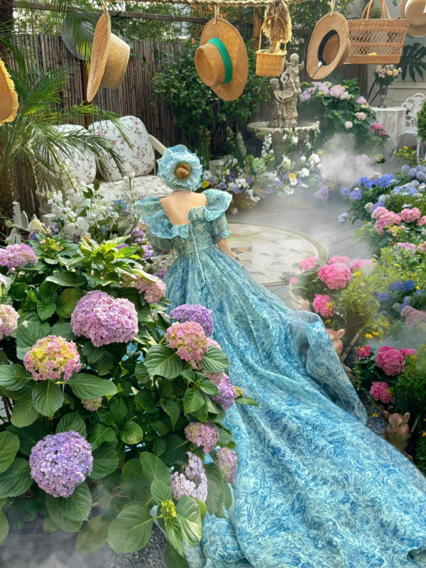 深圳沉浸式Cafe有如秘密花園!繡球花海+瀑布石牆+租借仙女裙打卡一流