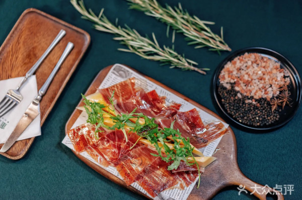 深圳懸崖海景餐廳推介!四層觀海陽台+無敵日落+精緻西餐