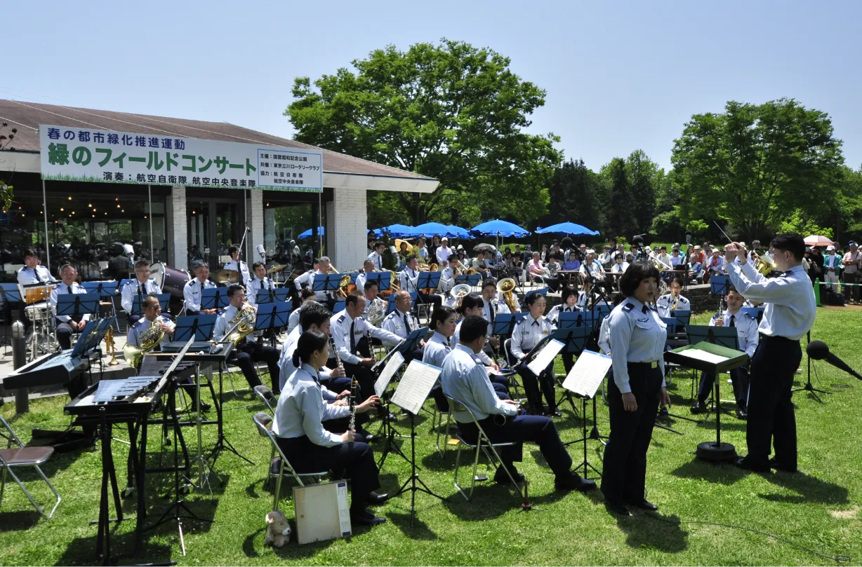 東京昭和紀念公園花卉節2025｜1500棵櫻花/鬱金香/罌粟！限定美食BBQ！附交通攻略 
