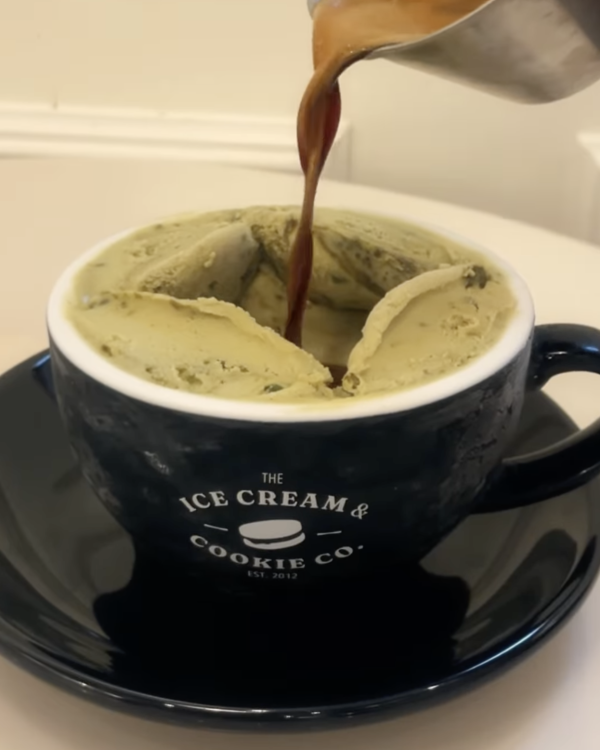 中環美食｜The Ice Cream & Cookie Co復活節限定系列  草莓抹茶拿鐵/焦糖朱古力蛋殼/咖啡布朗尼蛋糕/主題造型曲奇