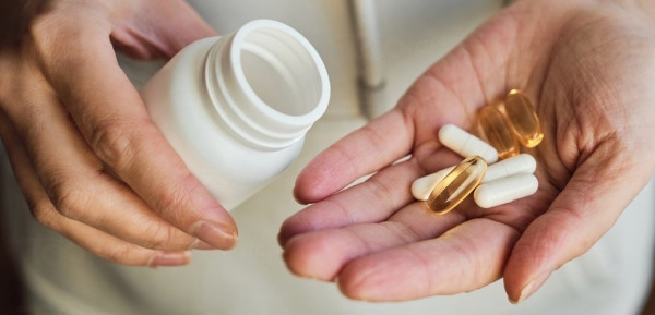 Omega-3脂肪酸補充劑魚油／磷蝦油／藻油／魚肝油成效 服用過量恐致肝中毒