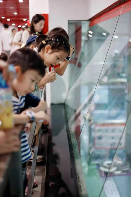 惠州親子一日遊優惠8起！體驗擠牛奶/餵小牛/參觀可樂廠/採茶 包午餐+限時送遊戲券 