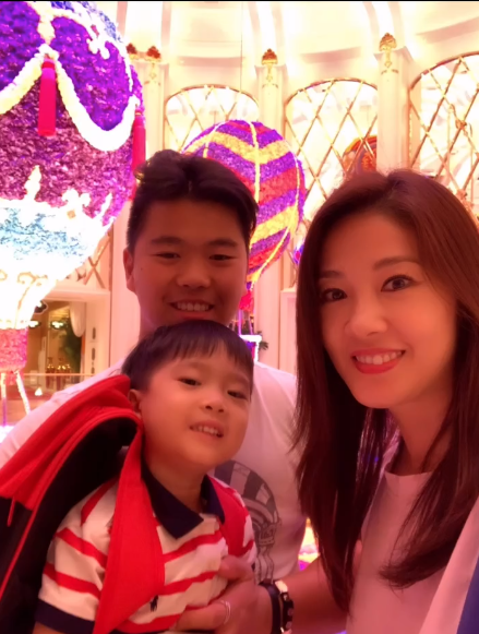 前港姐冠軍嫁入百億豪門後親述產後抑鬱！激罕現身幕前自揭靠「一件事」奇蹟康復