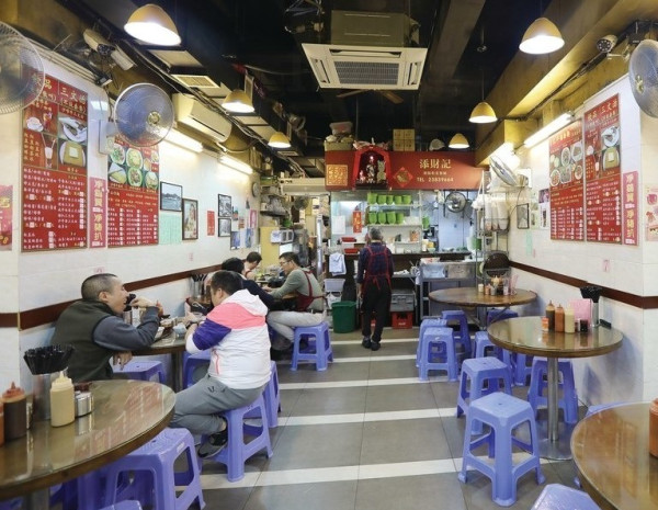 九龍城「添財記」1原因再次結業 逾70年老字號粥店 連發哥都是熟客