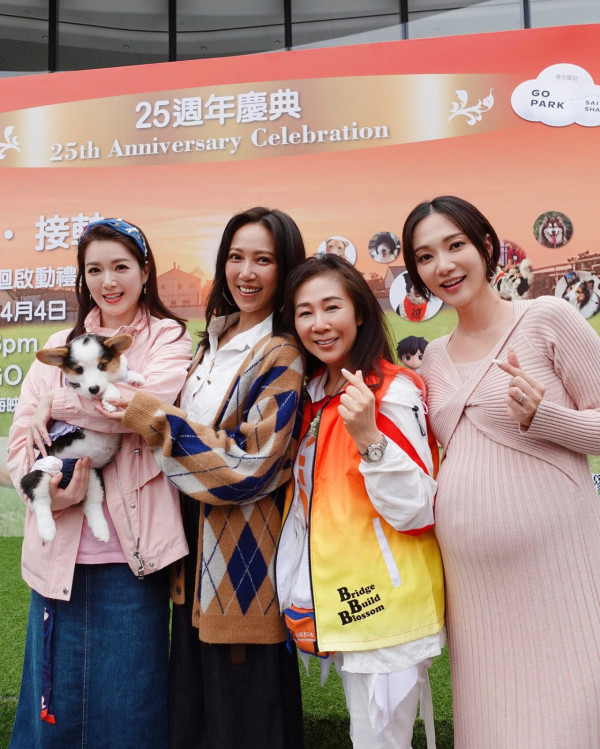 王君馨臨盆在即海旁露出巨肚瘋狂打卡 懷胎9月性感現身慶祝閨蜜生日