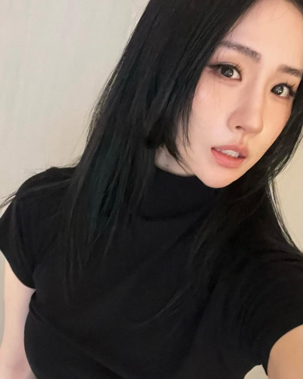 菊梓喬激罕性感解放上圍突然澎湃升級 全身透視極震撼！保錡留言惹哄動
