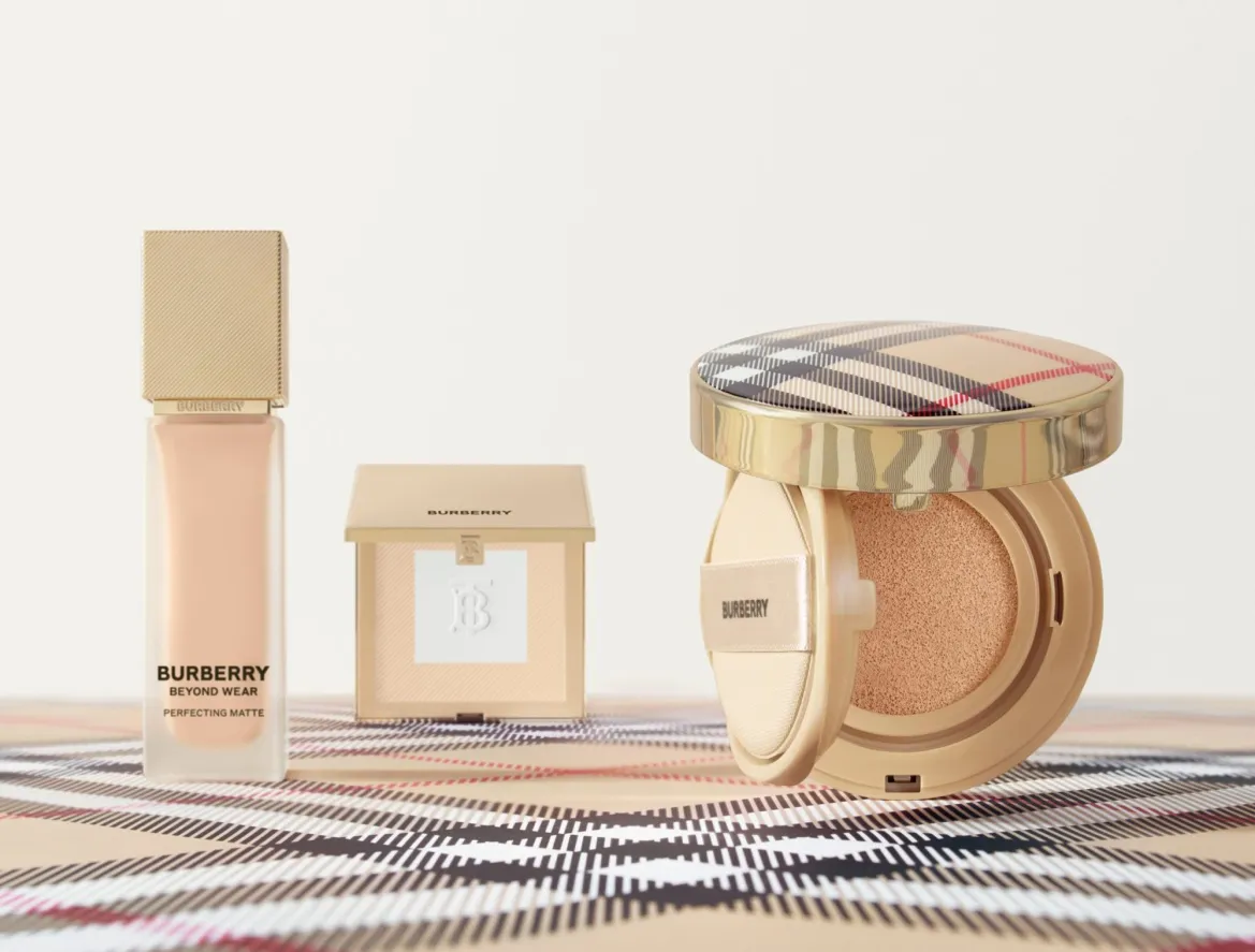 氣墊粉底推薦｜Burberry Beyond Wear 持妝霧柔風衣氣墊粉底