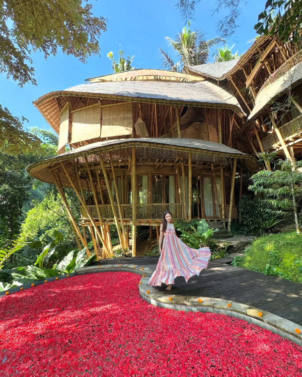 蔡嘉欣遊峇里泳裝放題超吸睛！人均一晚300蚊 入住性價比超高Villa 