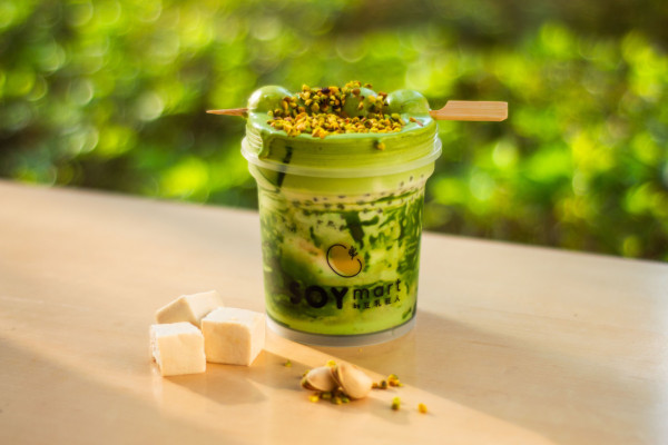 豆乳狂人推出全新開心果系列   杜拜開心果Tiramisu／奶蓋白玉糰子豆花／芋圓