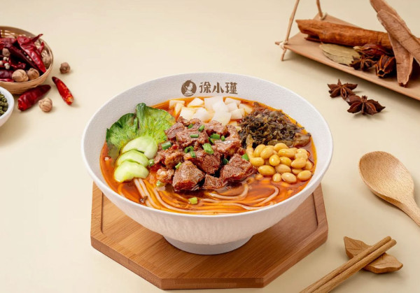 圖片來源: 大眾點評@徐小瑾·江西牛肉粉 深圳會展中心站周邊美食|餐廳推介 蟹黃撈麵/四合院火鍋/高空酒吧