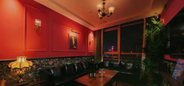 圖片來源: 大眾點評@Golden Hour Bar 深圳會展中心站周邊美食|餐廳推介 蟹黃撈麵/四合院火鍋/高空酒吧