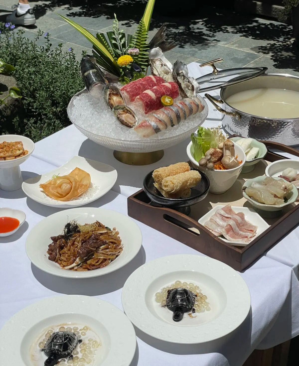 圖片來源: 大眾點評@樾雲薈館 深圳會展中心站周邊美食|餐廳推介 蟹黃撈麵/四合院火鍋/高空酒吧