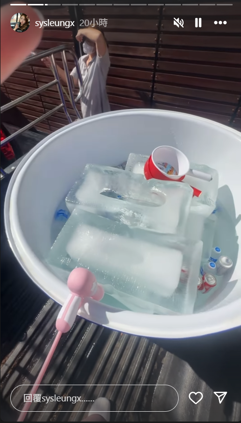 伍富橋與富妻泰國過潑水節!濕身誘惑大曬久違朱古力腹肌