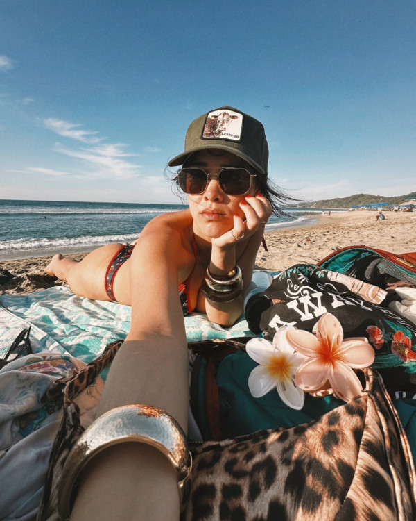 前豪門新抱齊嬌印尼度假曬靚相 生活奢華獨力凑女 曾坐私人飛機出行 