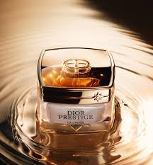 保濕面霜推薦｜Dior 玫瑰花蜜活顏再生滋潤乳霜