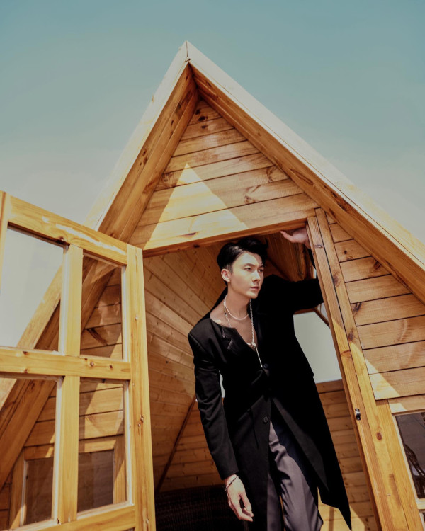 離巢視帝趕回港為見外婆最後一面 為缺席內地真人騷錄影道歉 