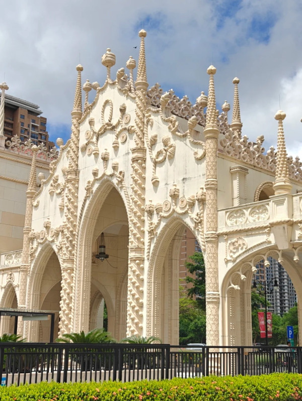 勵駿龐都廣場(圖片來源:小紅書@爽兒) 勵駿龐都廣場(圖片來源:小紅書@爽兒)