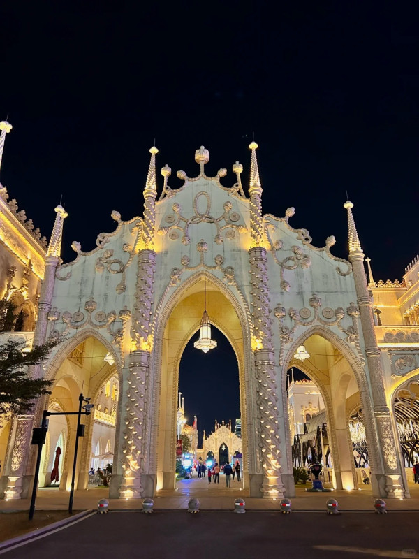 勵駿龐都廣場(圖片來源:小紅書@奮奮不吃香菜) 勵駿龐都廣場(圖片來源:小紅書@奮奮不吃香菜)