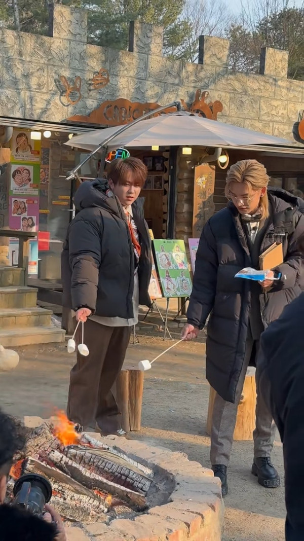 呂濤米Lo Seoul｜MIRROR「妹豬組」遊韓國 重現《單身即地獄》曖昧場面 