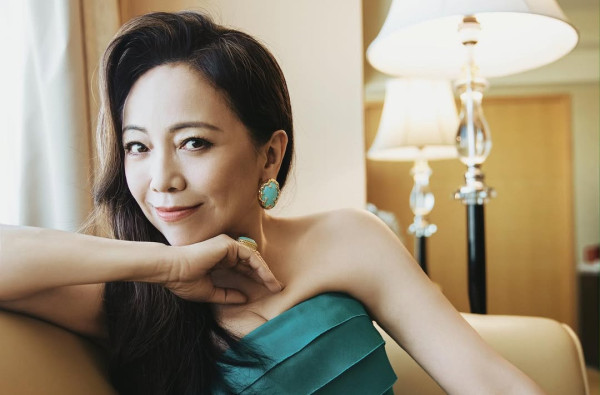 TVB前視后生圖流出明顯瘦了兩圈 容貌回春10年竟被指撞樣蔡依林？