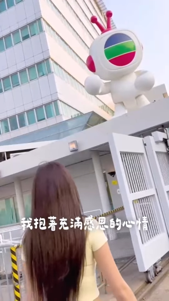 年度回顧|2025年TVB再現逃亡潮!23人離巢名單曝光 港姐冠軍上位無望黯然「脫無」