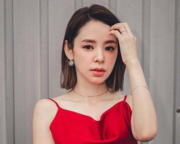 TVB最童顏少婦拍片換衫除剩內衣 鏡頭前一個震撼動作衝擊網民眼球