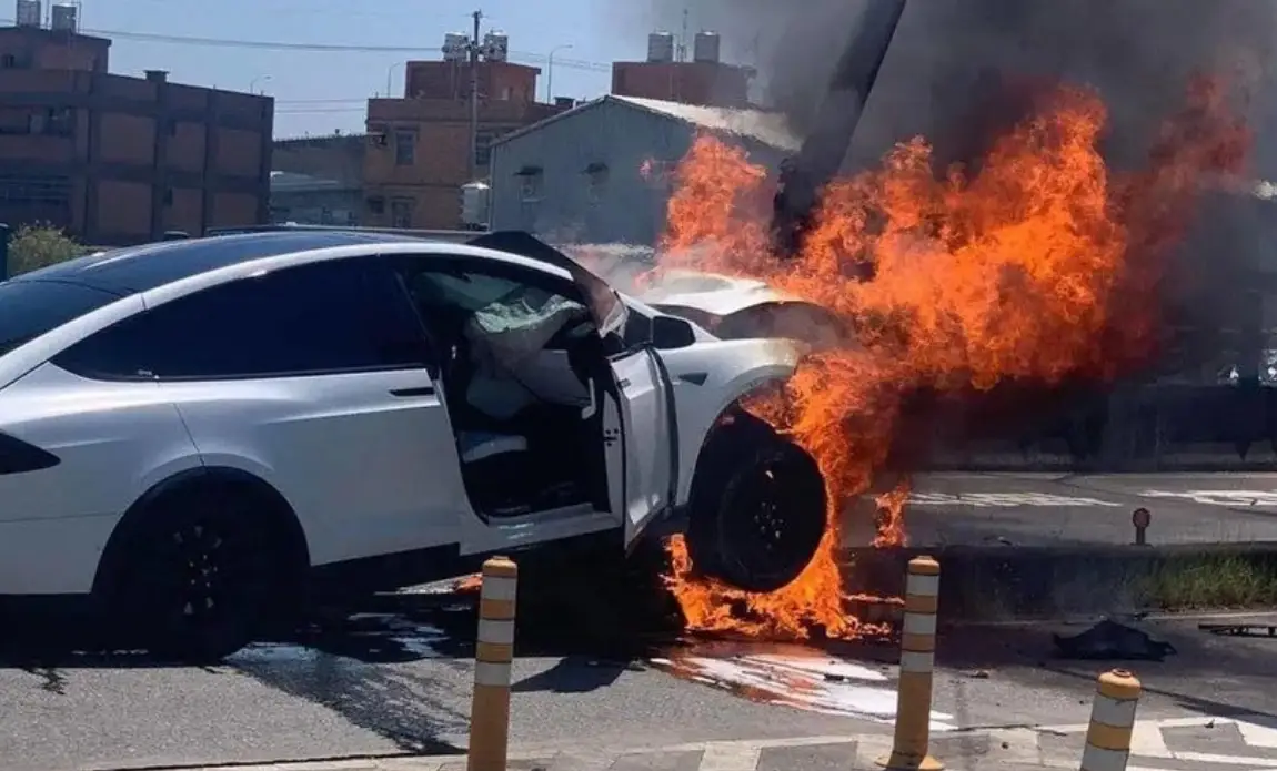 中國明年實施「史上最嚴」電動車電池安全令！要求內部短路後絕不起火爆炸