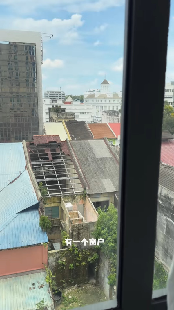 翻版林明禎Miko酒店沖涼撞鬼 披浴衣敗走求救 獲師父賜一陣相助 