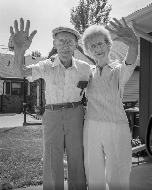 27年記錄每次父母深情目送 卻停在第93次的揮手道別 