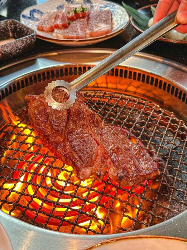 深圳萬象天地高質燒肉店推介！現點現切和牛/全程代燒服務/精釀生啤酒 