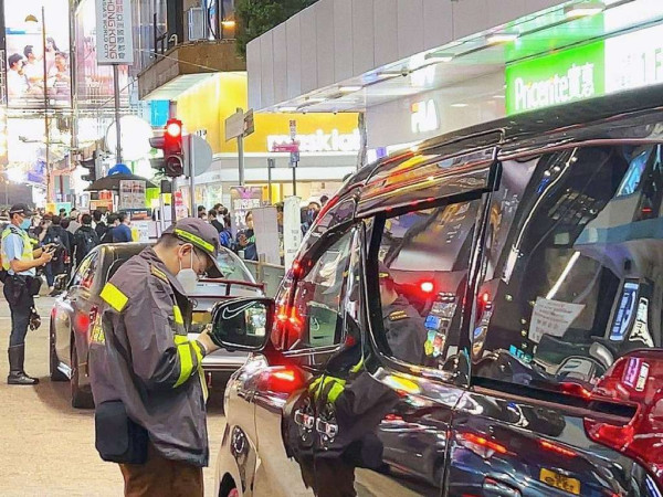 傳違泊「牛肉乾」罰款增至 HK＄400 運輸及物流局：交通違例罰款、咪錶收費沒調整逾 30 年