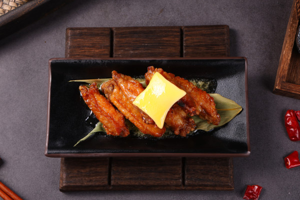 油麻地美食│油麻地新開米線店「超雞米線」！招牌瑤柱雞花膠米線／日熬4小時雞湯