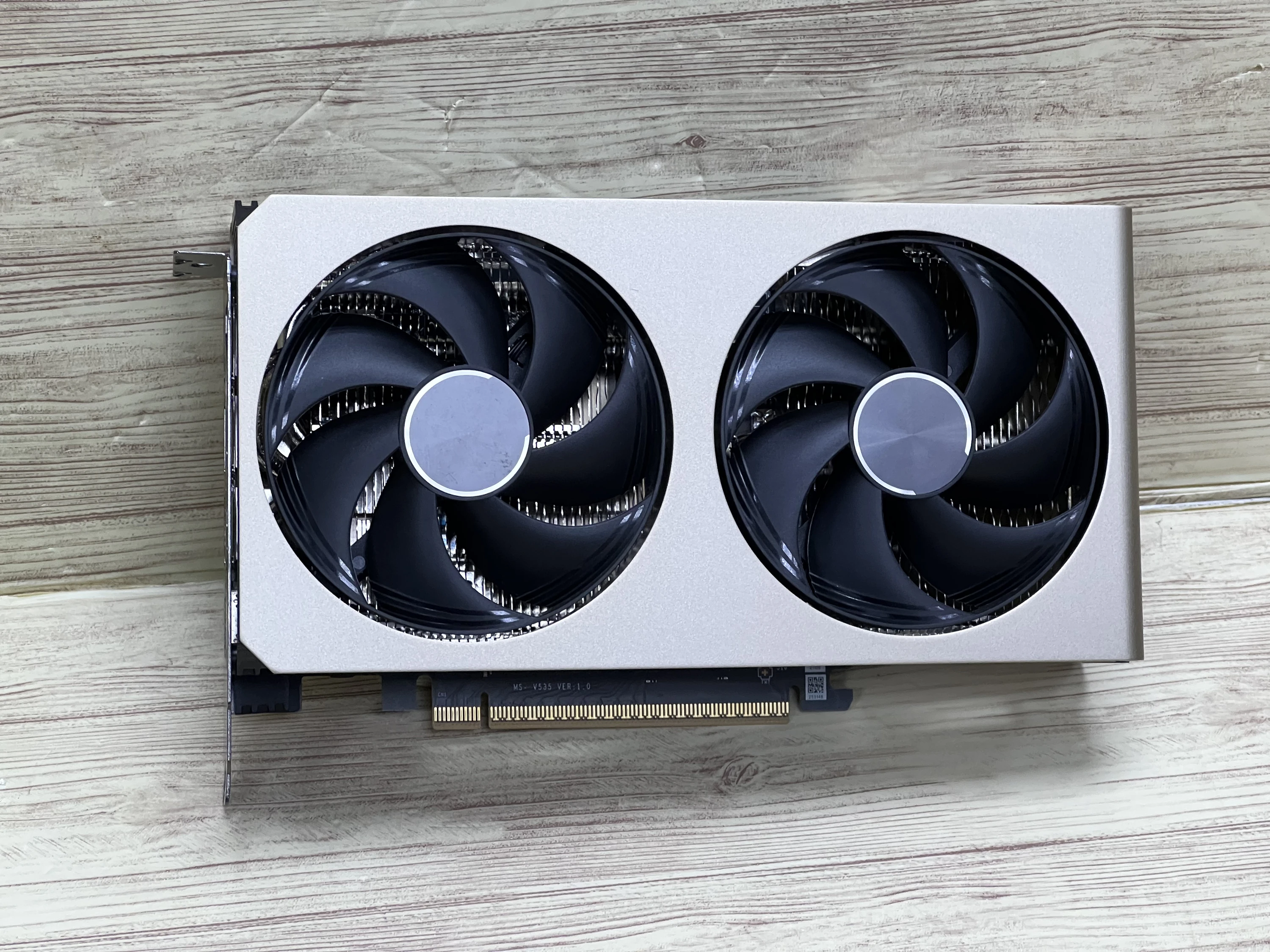 GeForce RTX 5060 Ti 實力大檢閱！抵玩 Blackwell 架構登場！