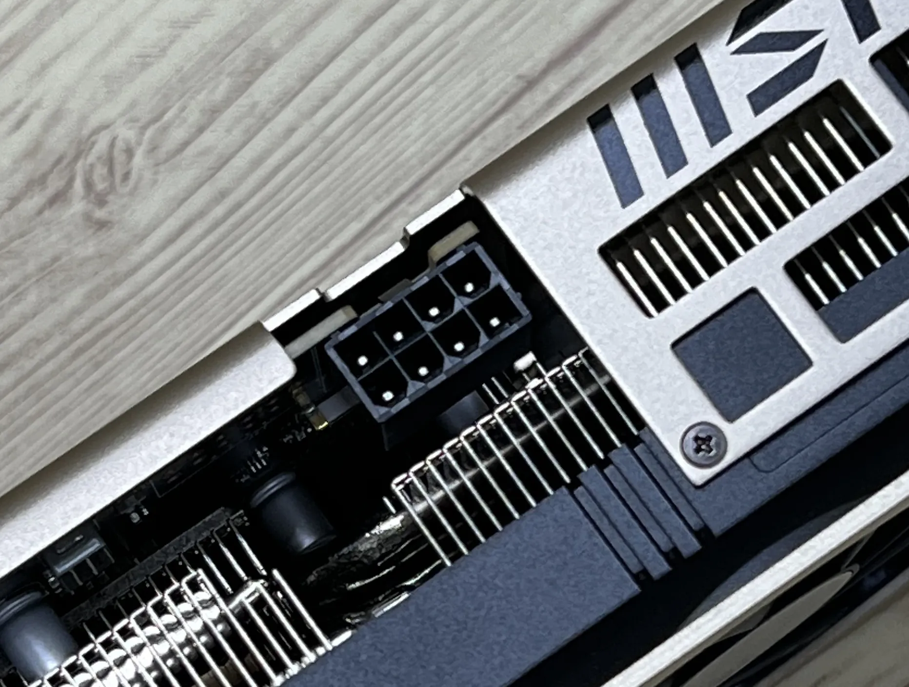GeForce RTX 5060 Ti 實力大檢閱！抵玩 Blackwell 架構登場！