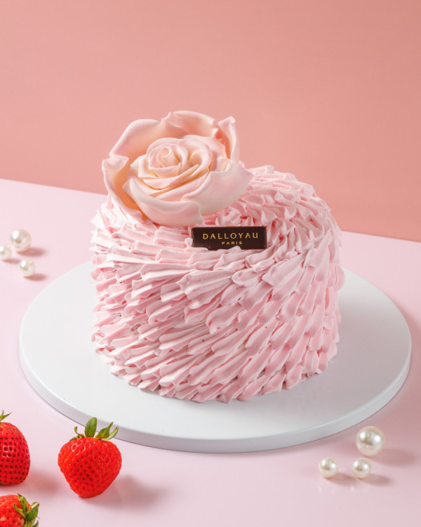 DALLOYAU草莓大福軟雪糕 買一送一優惠／5間分店期間限定