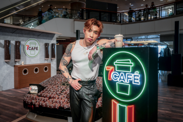 7-Eleven邀請Tyson Yoshi擔任「盲測專員」！推期間限定「BE 啡 CAFÉ」活動