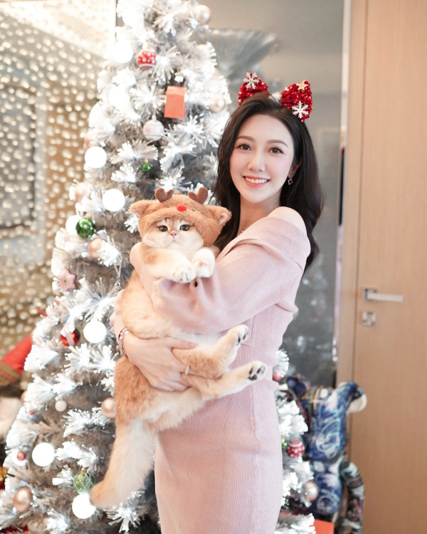 年度回顧｜盤點2025年娛樂圈16位新手爸媽 TVB模範夫妻結婚7年終報喜！呢位秘密生B最震撼！