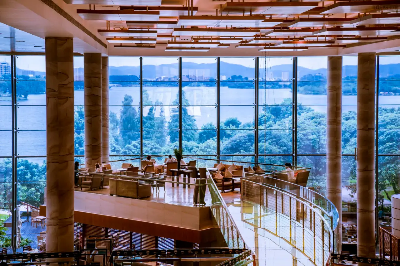 10間東莞酒店推介！靚景自助餐/無邊際泳池！附人均價格晚起 