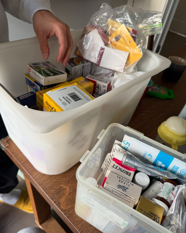 41歲女星肺部受感染英國留院 3母子齊發高燒：差不多清空藥箱 