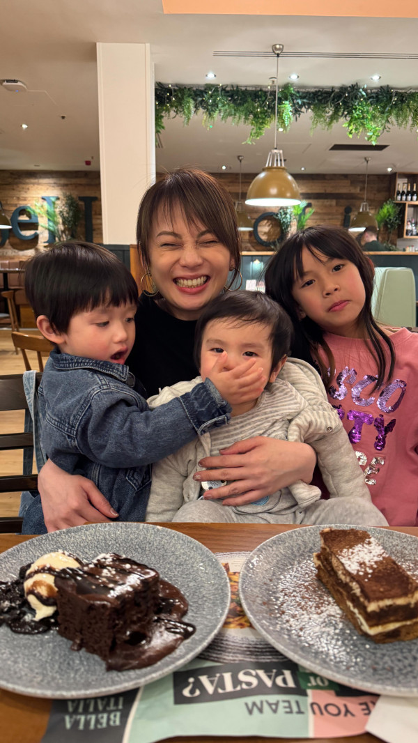 41歲女星肺部受感染英國留院 3母子齊發高燒：差不多清空藥箱 