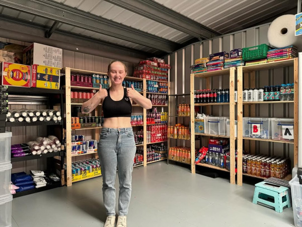 26歲少女生棄做朝九晚五金融工  經營自動售賣機月入7萬 