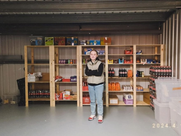 26歲少女生棄做朝九晚五金融工  經營自動售賣機月入7萬 